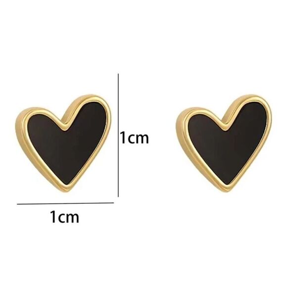 5/$25 HEART 💚 STUDS - Picture 5 of 6